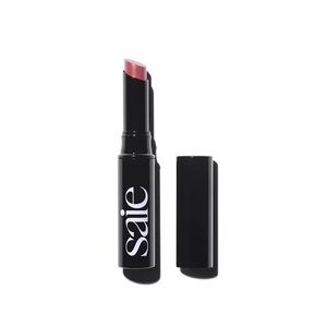 Saie lip blur in Dada